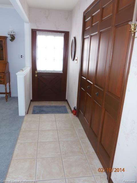 4854 Bishop Road Dryden, MI 48428 - Photo 19 of 43 4854 Bishop entry.jpg