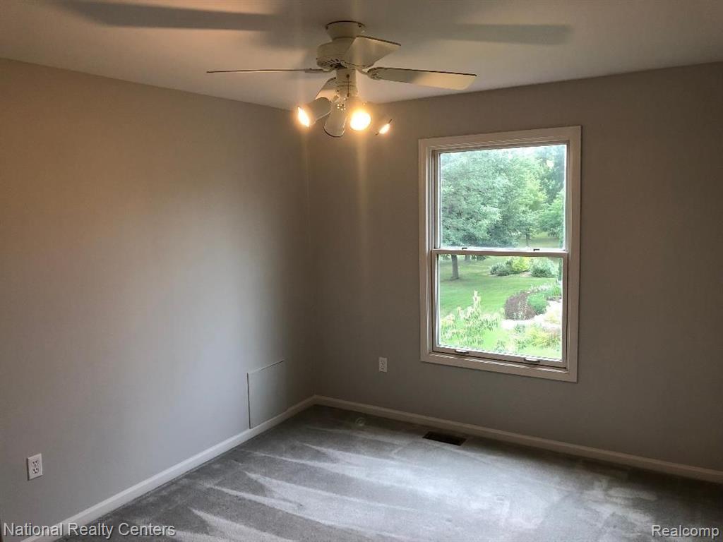 2871 Santia Road Troy, MI 48085 - Photo 25 of 35