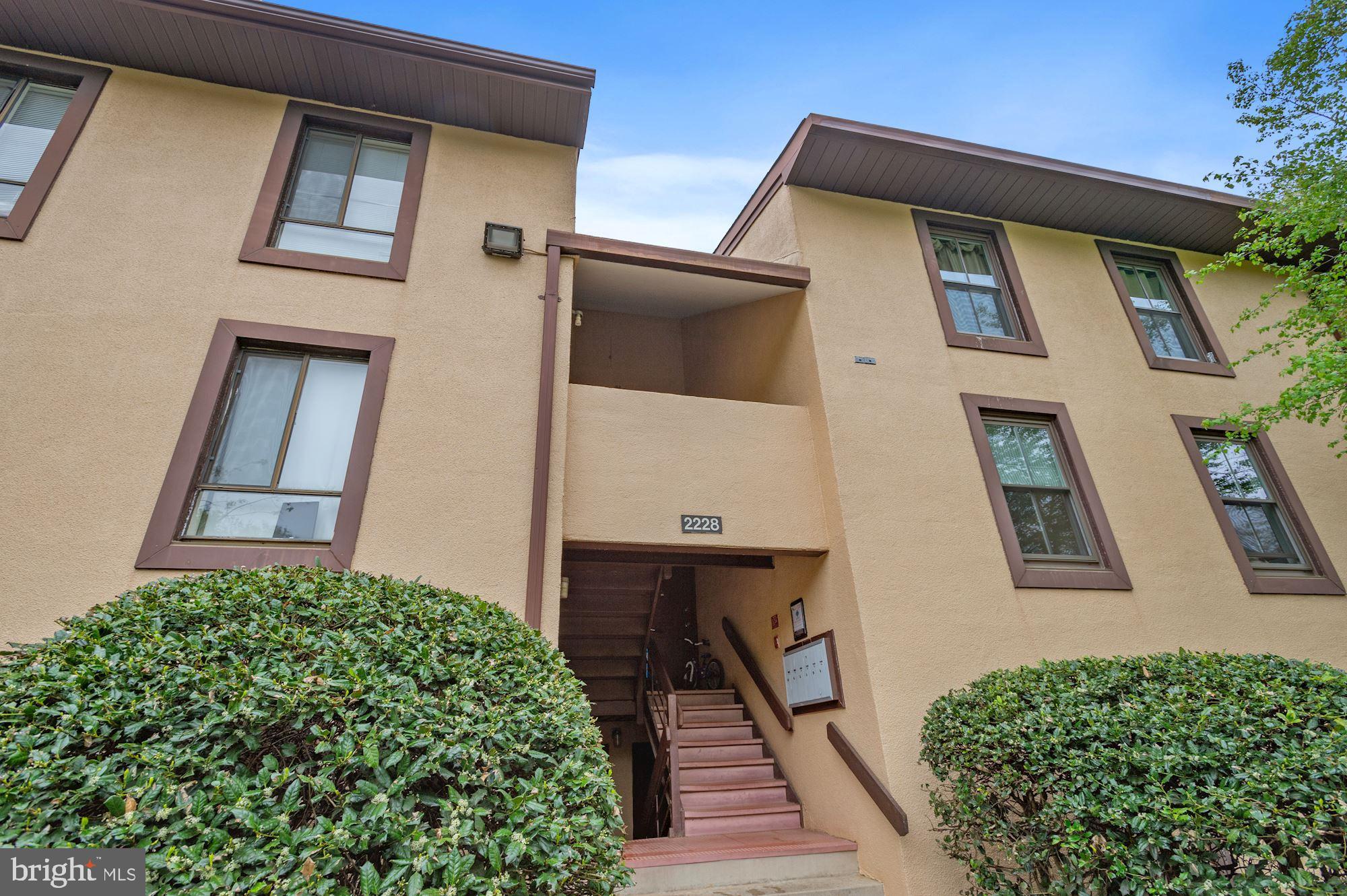 Weclome to 2228 Castle Rock Sq Unit #1B Reston