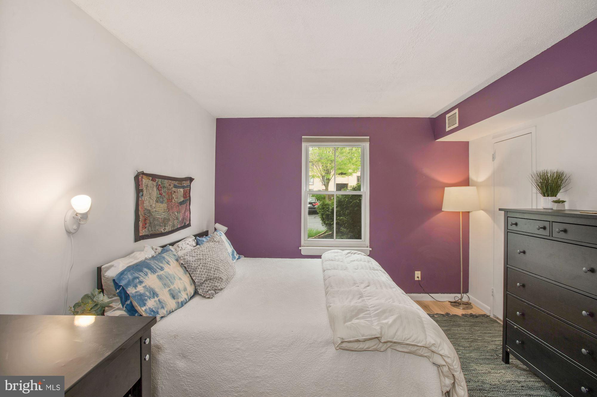 2228 Castle Rock Square, Unit 1B Reston, VA 20191 - Photo 11 of 21 Master with walkin/closet & updated ensuite bath