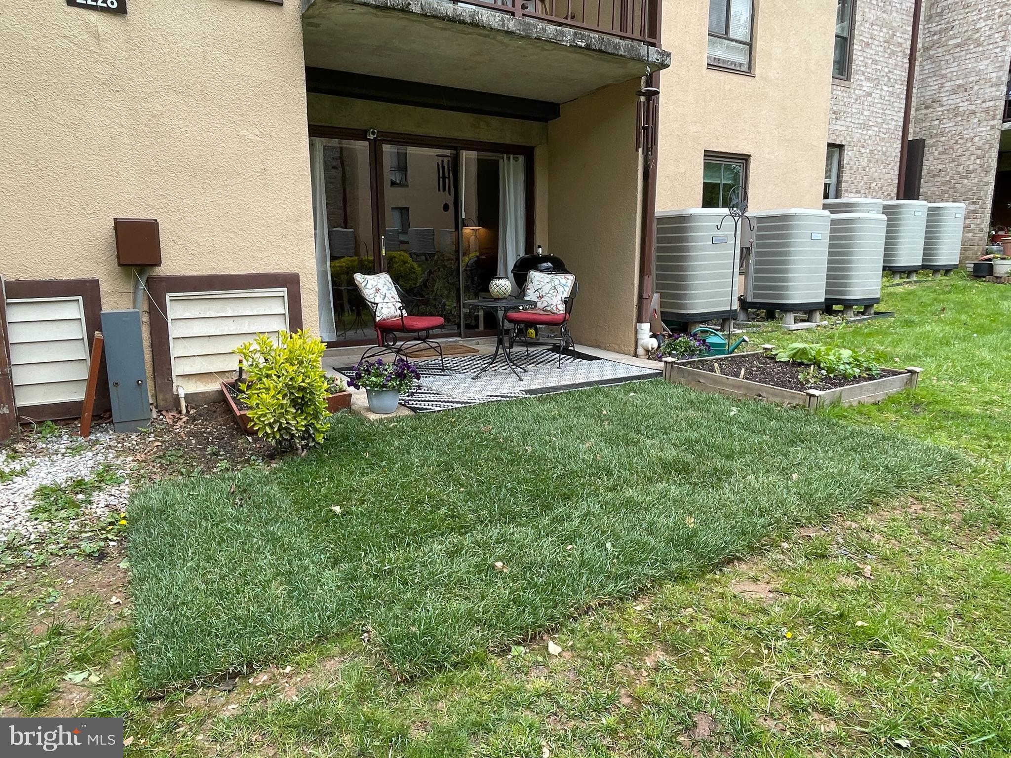 2228 Castle Rock Square, Unit 1B Reston, VA 20191 - Photo 19 of 21 Green space with garden beds