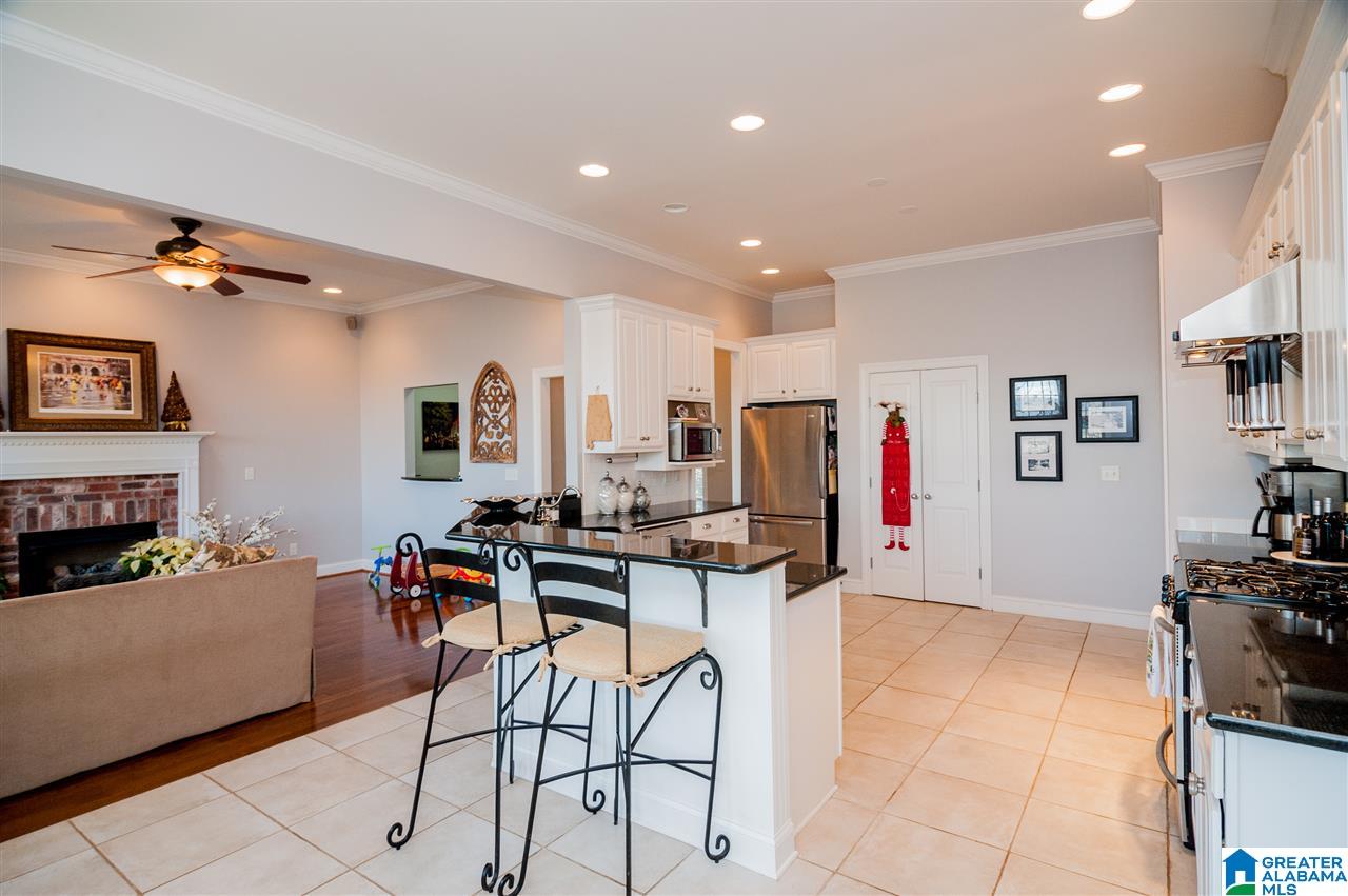 1019 Crest Road Leeds, AL 35094 - Photo 4 of 48 Gallery Image 4