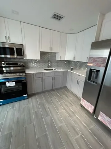 $2,950 | 7152 Southwest 22nd Street, Unit 7152, Miami, FL 33155