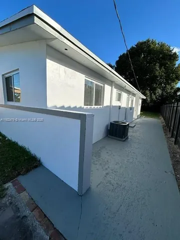 $2,950 | 7152 Southwest 22nd Street, Unit 7152, Miami, FL 33155