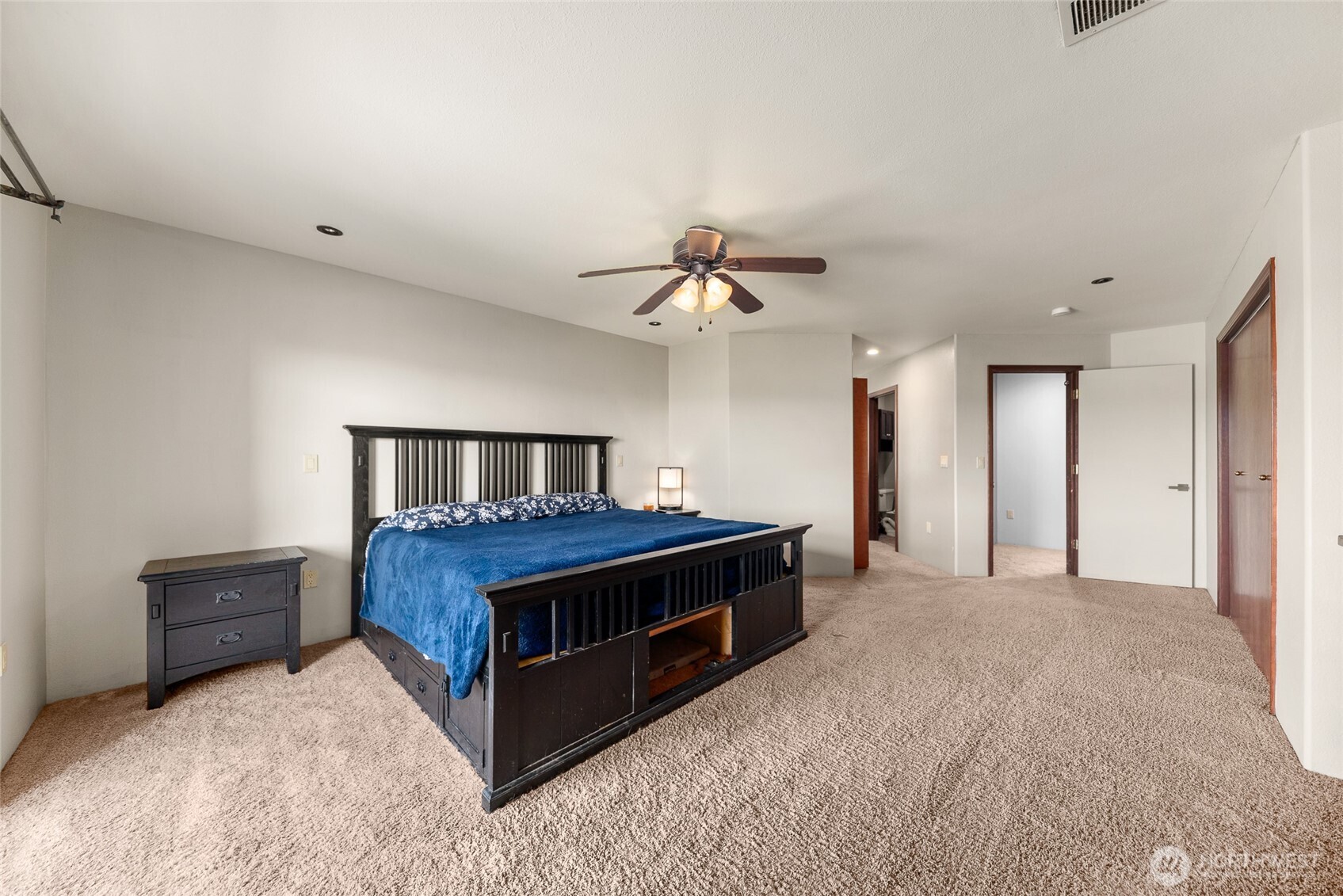 37761 L-NE Road Hartline, WA 99135 - Photo 16 of 40 a living room with furniture