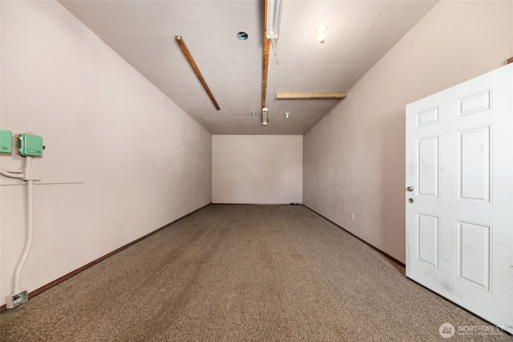 37761 L-NE Road Hartline, WA 99135 - Photo 31 of 40 an empty room with windows