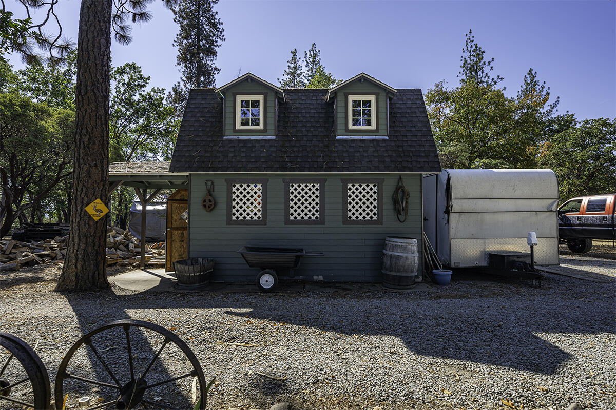 332 Rene Drive Shady Cove, OR 97539 - Photo 34 of 53 DSC02144-HDR-Edit