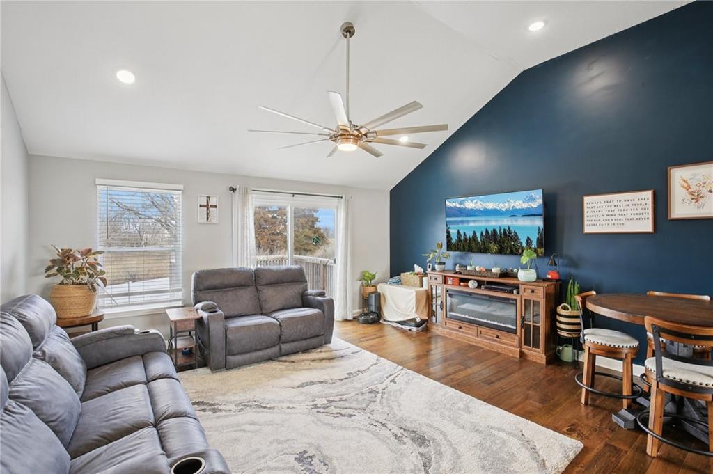 102 Division Street Knob Noster, MO 65336 - Photo 5 of 37