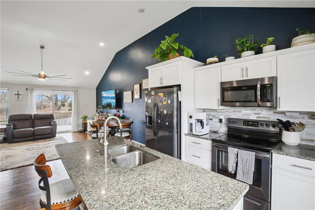 102 Division Street Knob Noster, MO 65336 - Photo 10 of 37