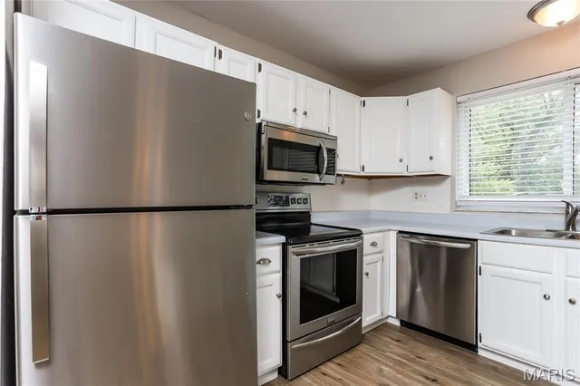 $335,000 | 9 Briarhill Court, St. Peters, MO 63376