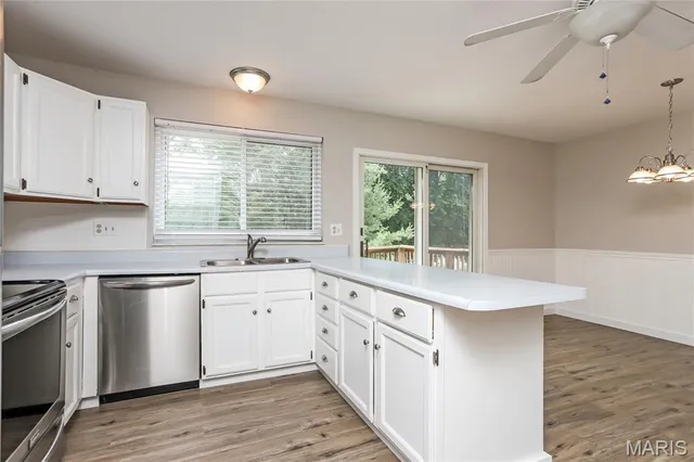 $335,000 | 9 Briarhill Court, St. Peters, MO 63376