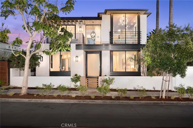 $10,500,000 | 304 Poppy Avenue, Corona del Mar, CA 92625