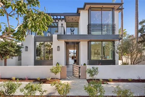 $10,500,000 | 304 Poppy Avenue, Corona del Mar, CA 92625