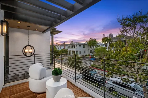 $10,500,000 | 304 Poppy Avenue, Corona del Mar, CA 92625