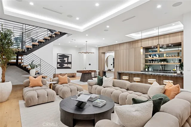 $10,500,000 | 304 Poppy Avenue, Corona del Mar, CA 92625