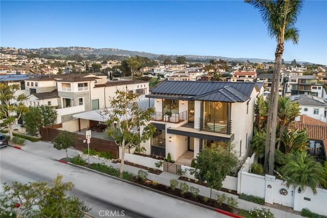 $10,500,000 | 304 Poppy Avenue, Corona del Mar, CA 92625