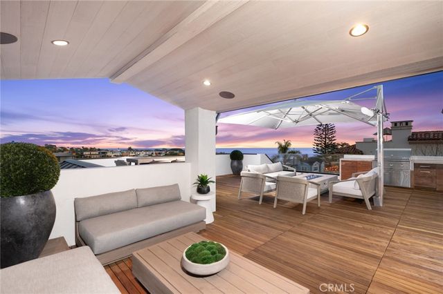 $10,500,000 | 304 Poppy Avenue, Corona del Mar, CA 92625