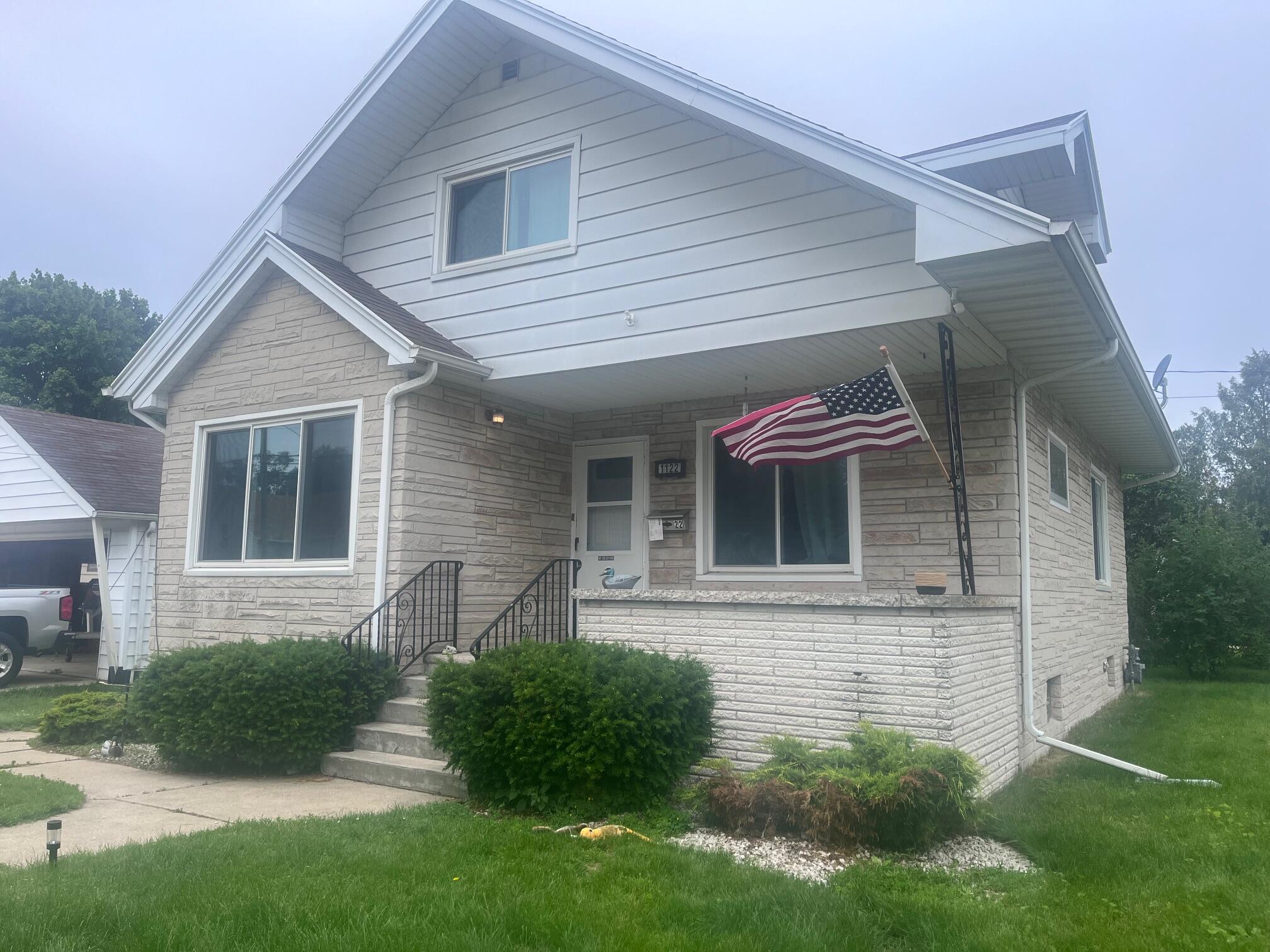 1122 Hawthorne Street Two Rivers, WI 54241 - Photo 1 of 1 IMG_4172