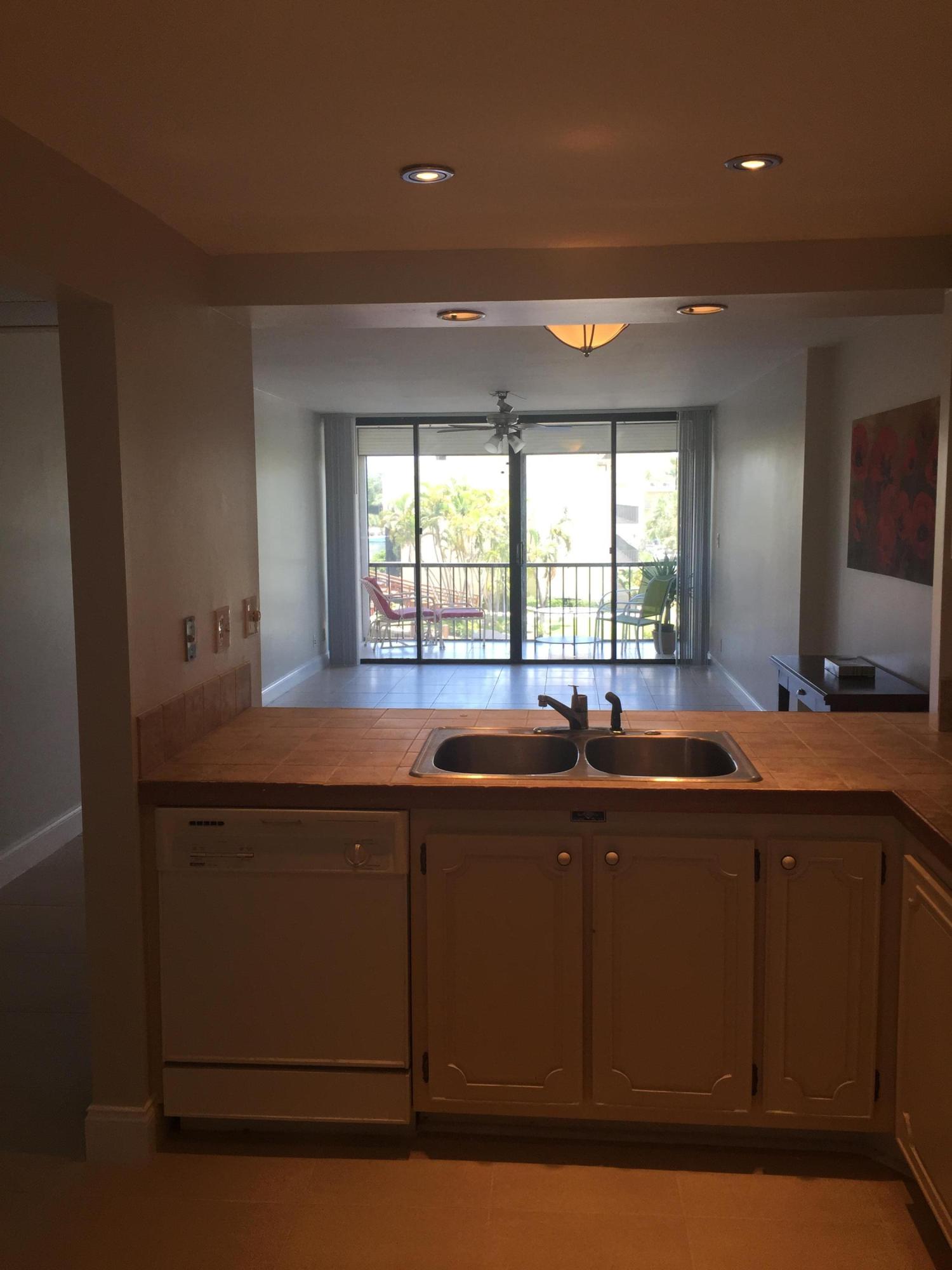 4 Royal Palm Way, Unit 302 Boca Raton, FL 33432 - Photo 8 of 13 IMG_7986