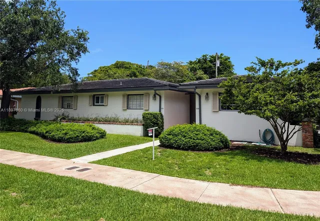 $4,975 | 856 Benevento Avenue, Unit 1, Coral Gables, FL 33146