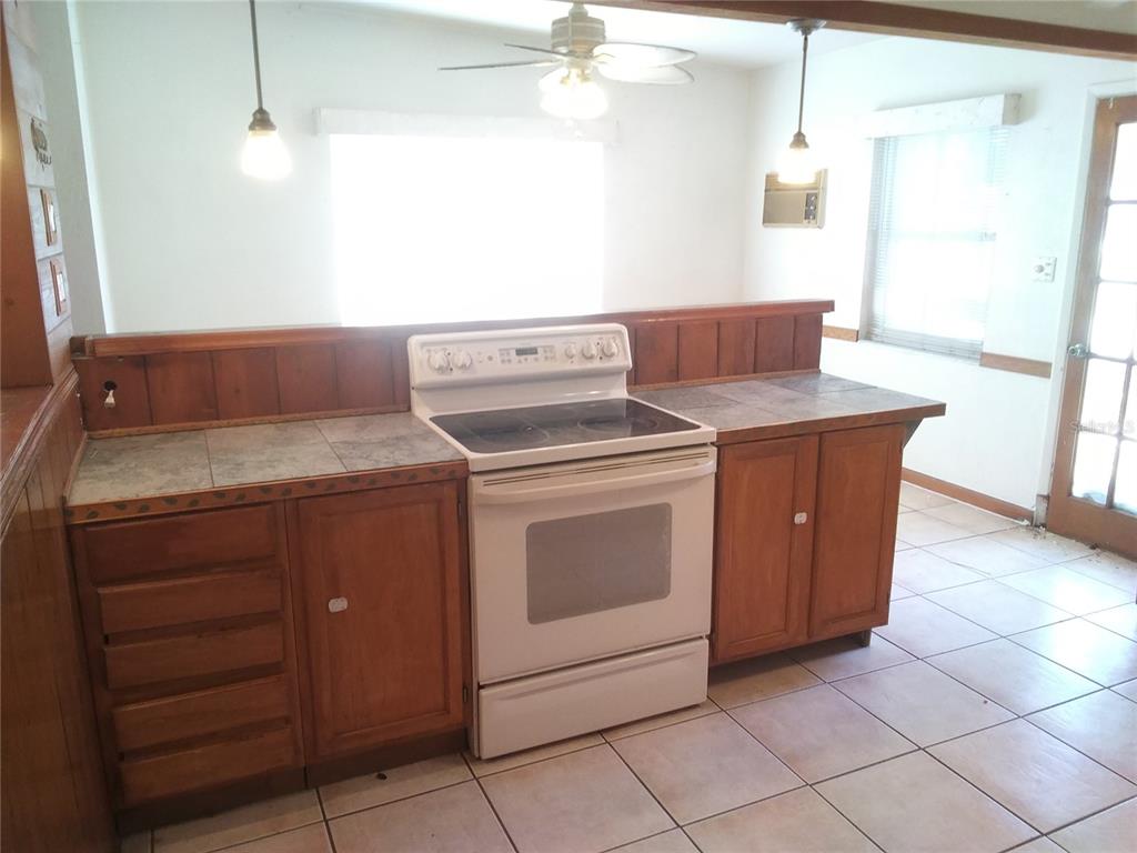 5160 102nd Way North St. Petersburg, FL 33708 - Photo 9 of 23