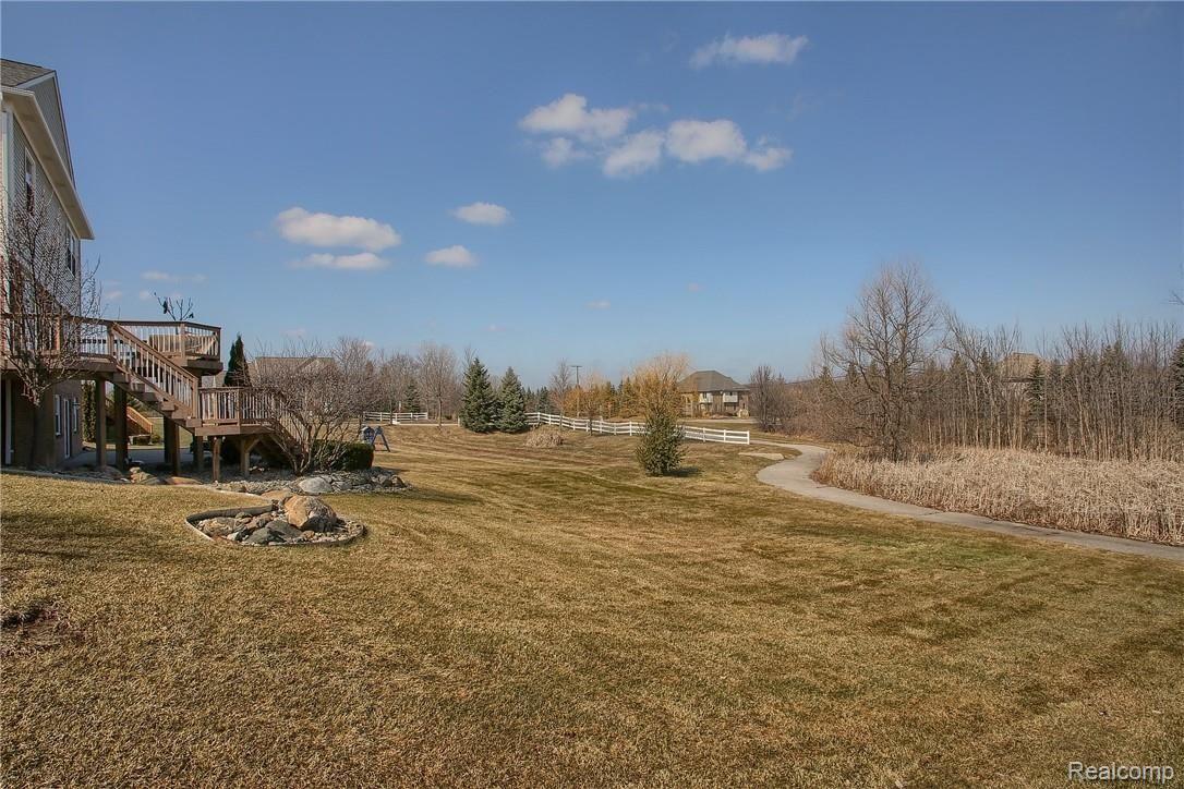 180 Londonderry Lane Rochester, MI 48306 - Photo 43 of 43 44.jpg