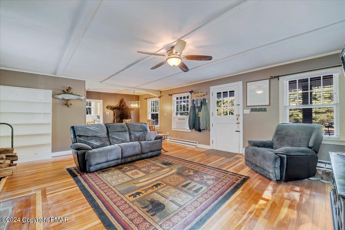 190 Knob Road Mount Pocono, PA 18344 - Photo 26 of 37 a living room with furniture and a rug