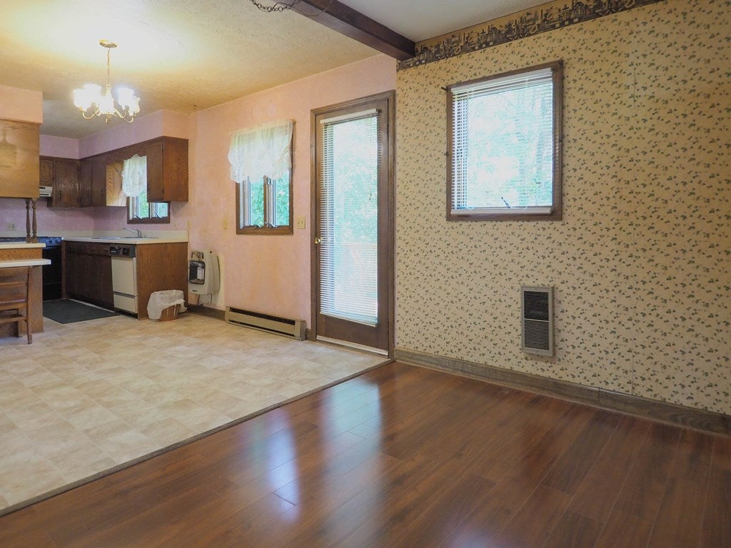 2173 Edmonds Road Galax, VA 24333 - Photo 17 of 37 Gallery Image 17