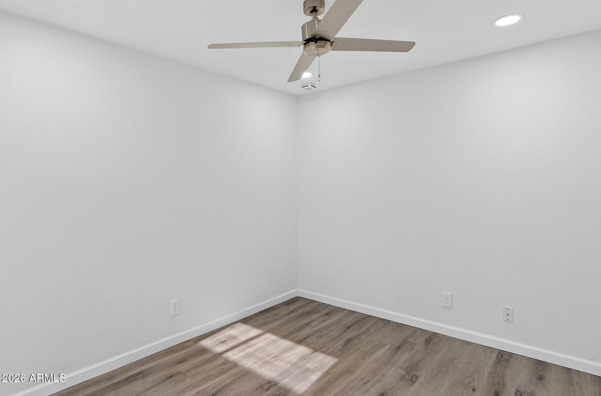 330 East Embassy Street Tempe, AZ 85288 - Photo 33 of 68 an empty room with a workbench