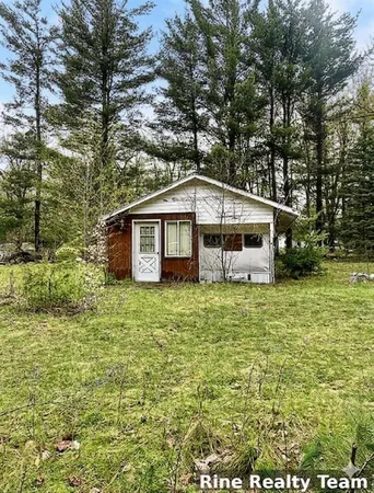 $59,000 | 10624 West 22 1/2 Road, Mesick, MI 49668