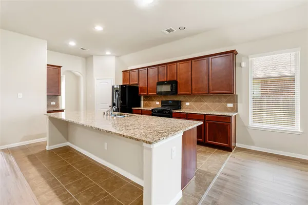 $2,400 | 17523 Cypress Hilltop Way, Hockley, TX 77447