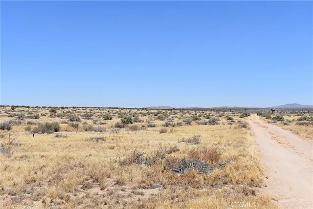 $150,000 | 19500 East Ave F, Lancaster, CA 93535