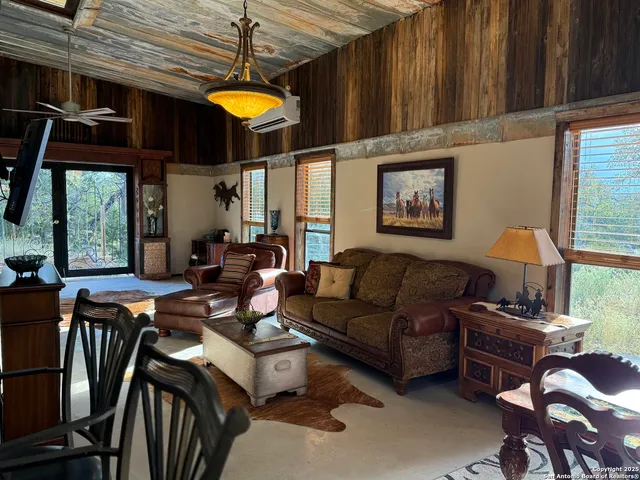 $2,500 | 37 Moretti Fox Trail, Fredericksburg, TX 78624