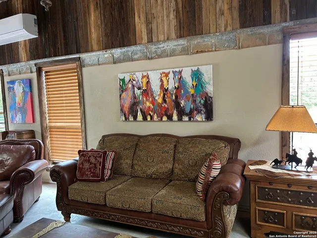 $2,500 | 37 Moretti Fox Trail, Fredericksburg, TX 78624