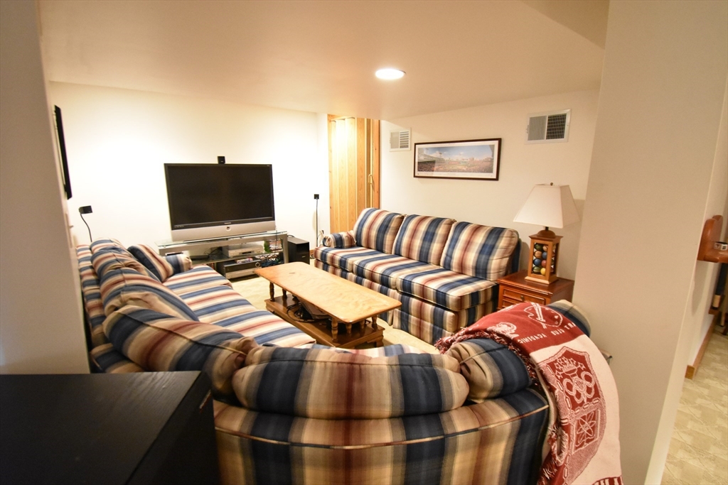 51 Coleman Road Southampton, MA 01073 - Photo 18 of 39