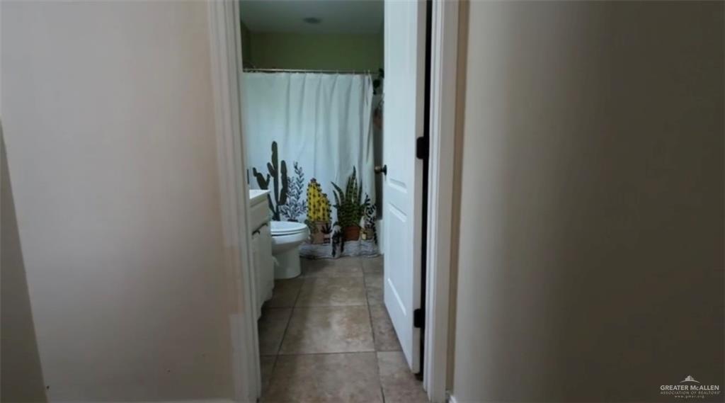 412 Rio Nueces San Juan, TX 78589 - Photo 16 of 19 a view of a hallway