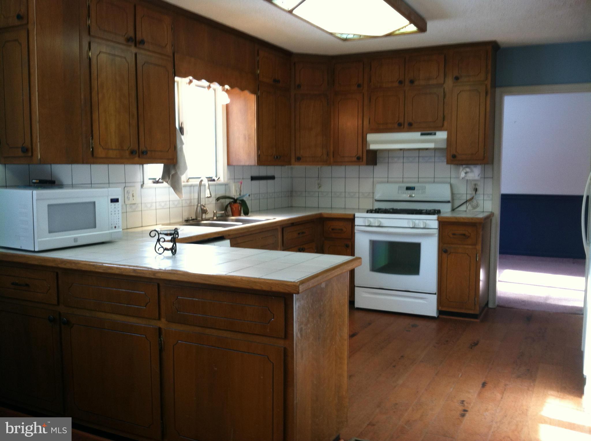 9945 Kelly Road Frederick, MD 21701 - Photo 4 of 27 Kitchen