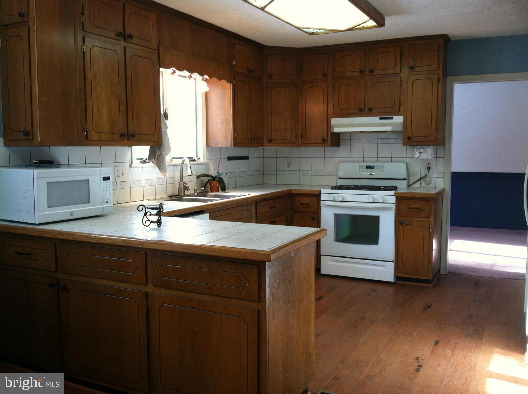9945 Kelly Road Frederick, MD 21701 - Photo 5 of 27 Kitchen