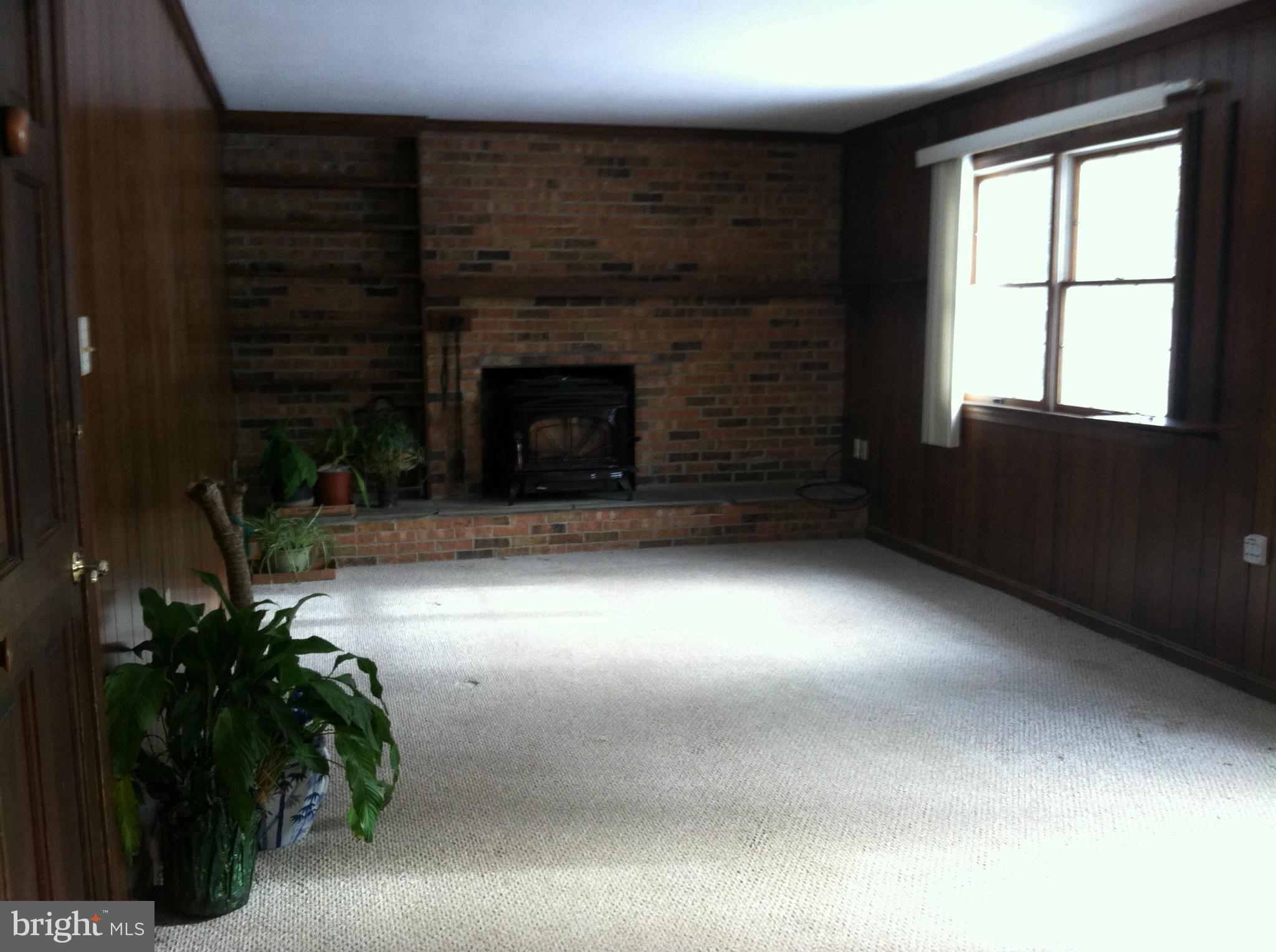 9945 Kelly Road Frederick, MD 21701 - Photo 8 of 27 Family Room