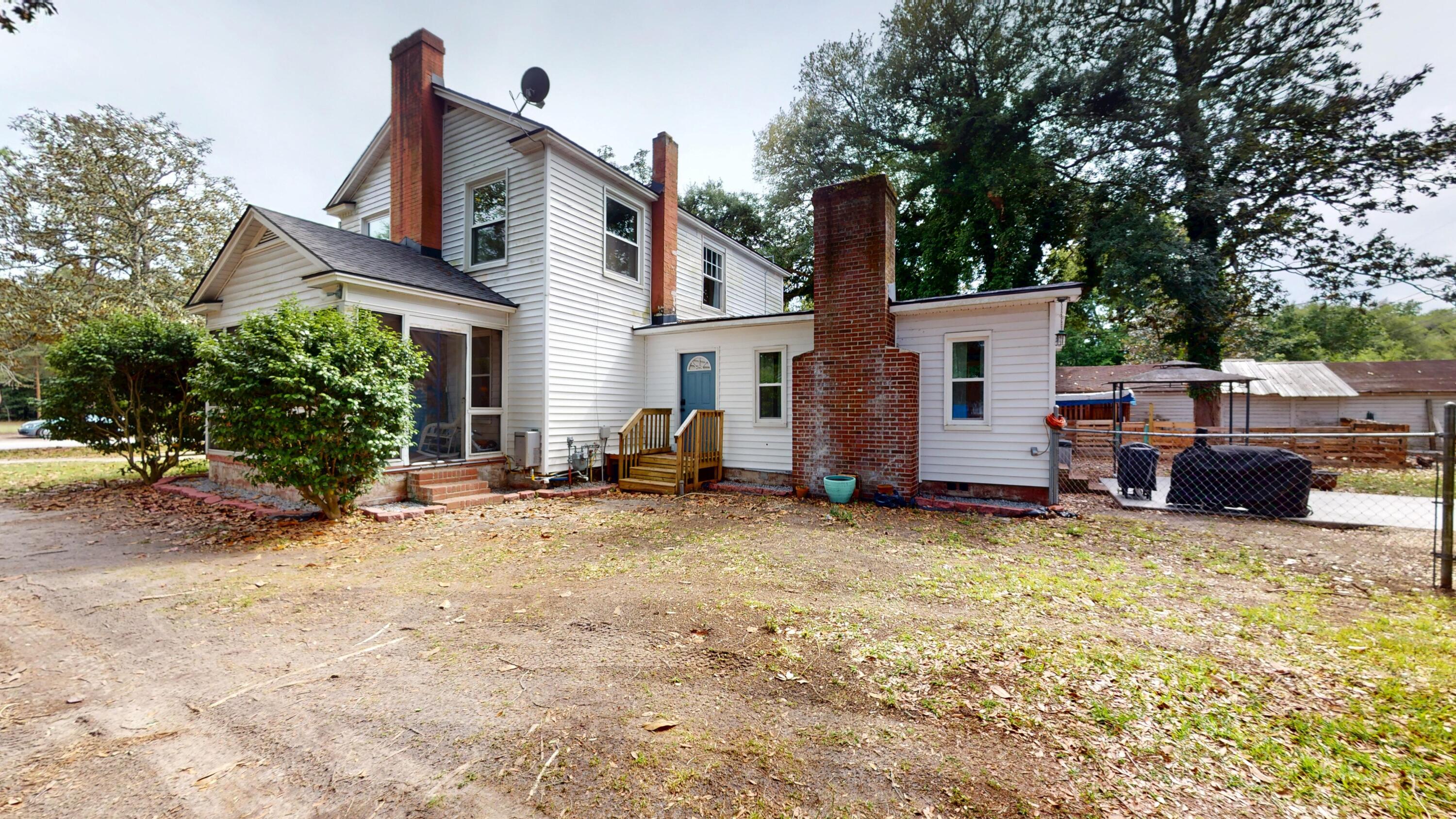 408 Thompson Street Walterboro, SC 29488 - Photo 3 of 47 408-Thompson-Street-05112026_123124