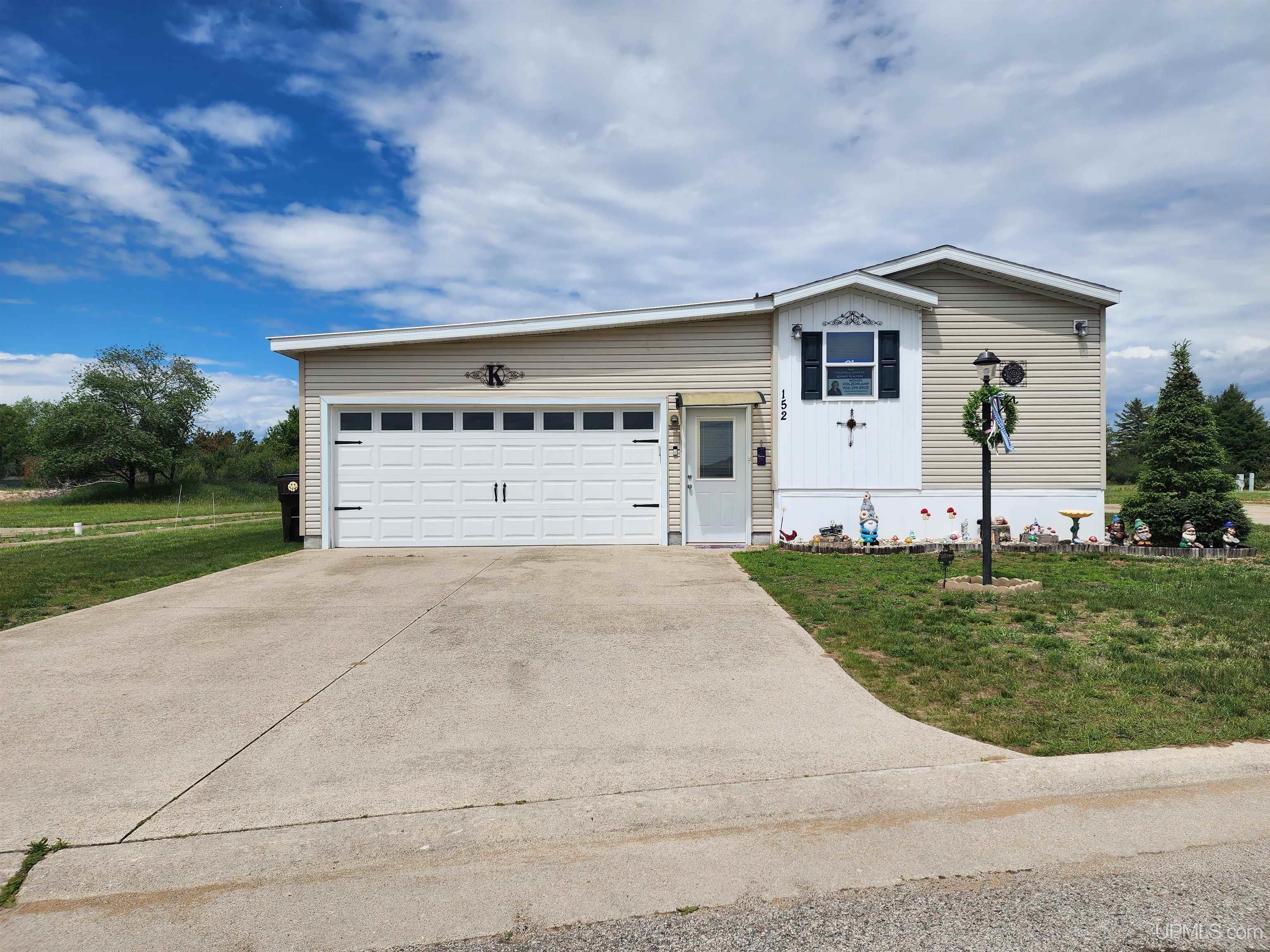 1620 Willow Creek Road Escanaba, MI 49829 - Photo 2 of 25