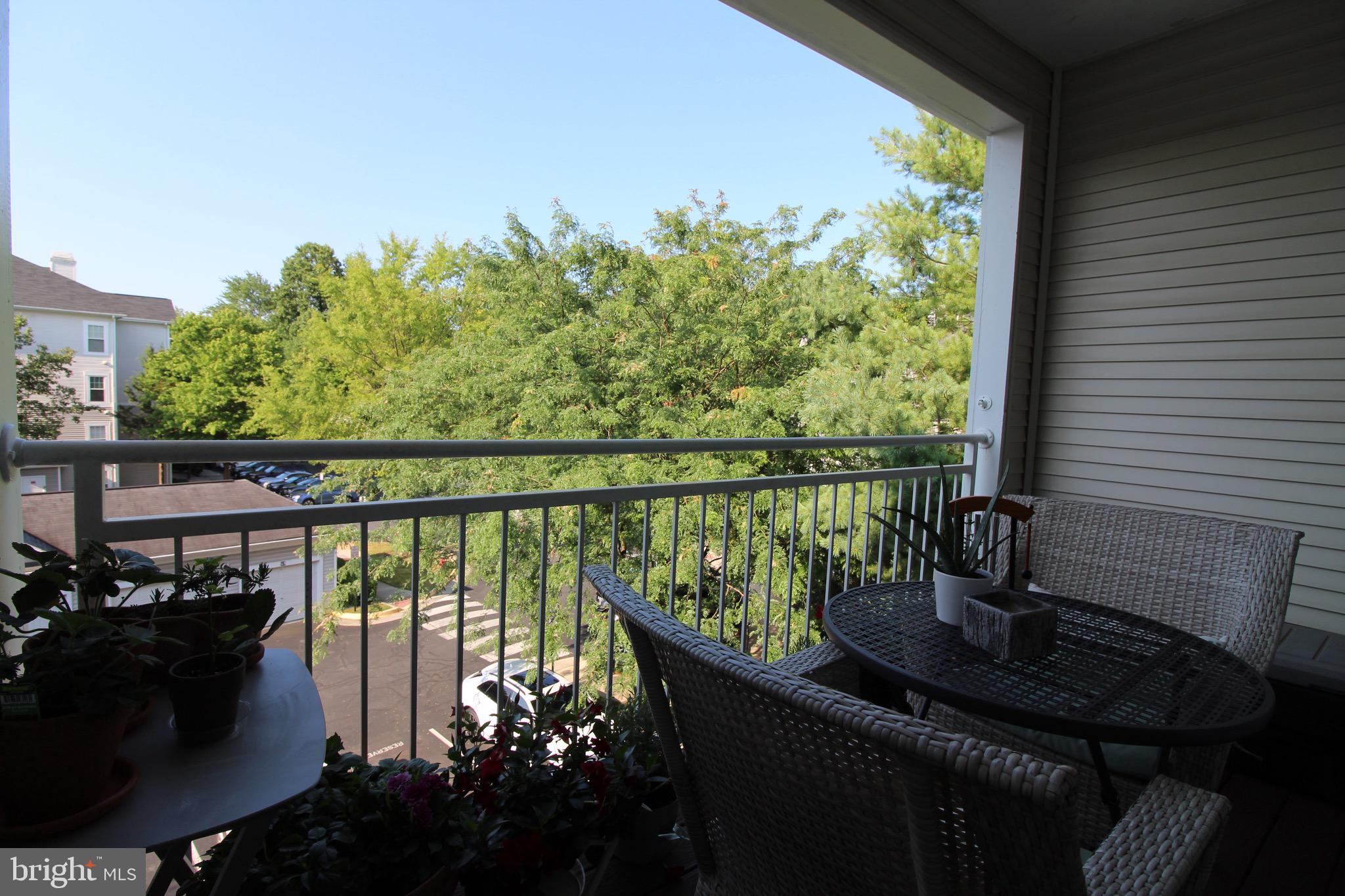 1505 North Point Drive, Unit 301 Reston, VA 20194 - Photo 5 of 14 Gallery Image 5