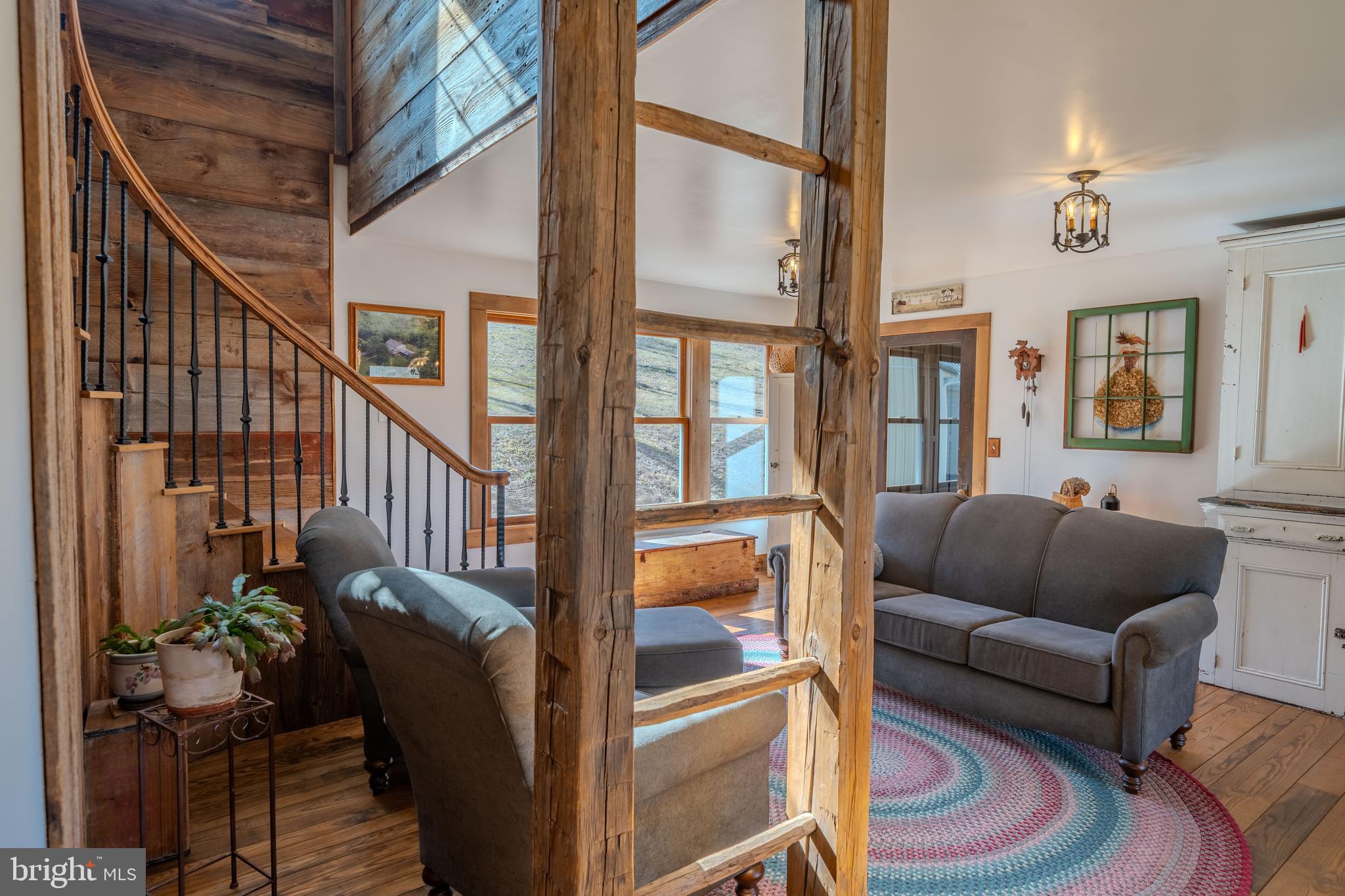 651 Robinson Road Newport, PA 17074 - Photo 21 of 87 a living room with furniture and a potted plant