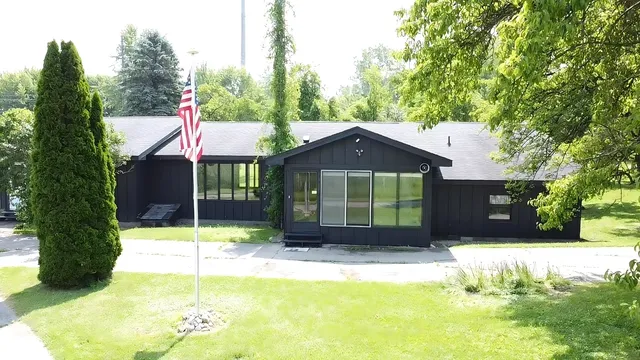 $949,999 | 3345 Beach Road, Port Huron, MI 48060