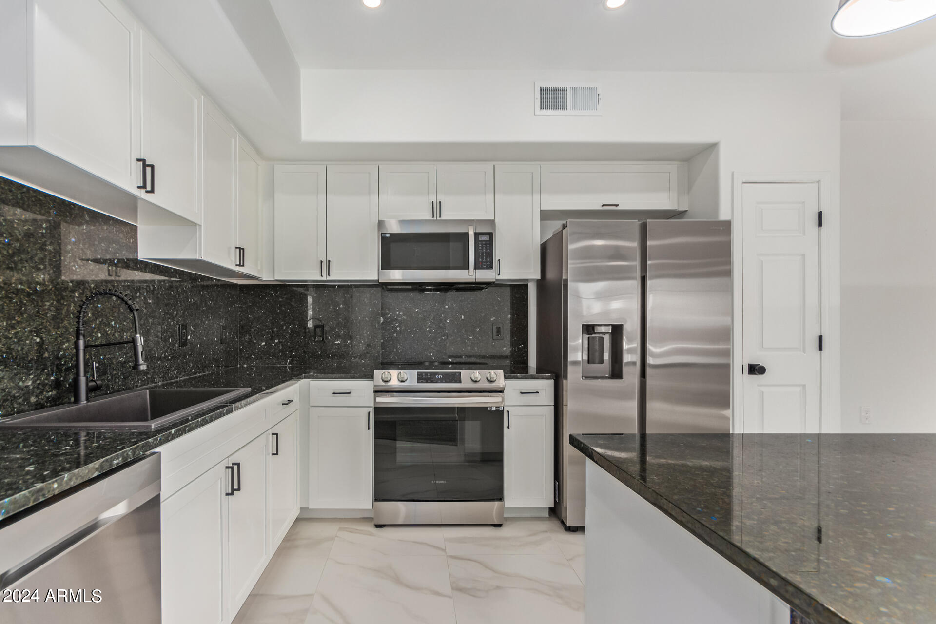 1920 East Bell Road, Unit 1066 Phoenix, AZ 85022 - Photo 8 of 29 11 - Bell