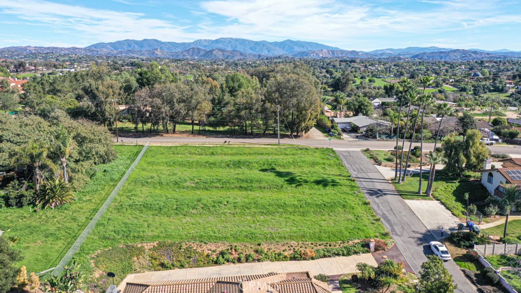 1086-88 Snow Creek Road Fallbrook, CA 92028 - Photo 2 of 4