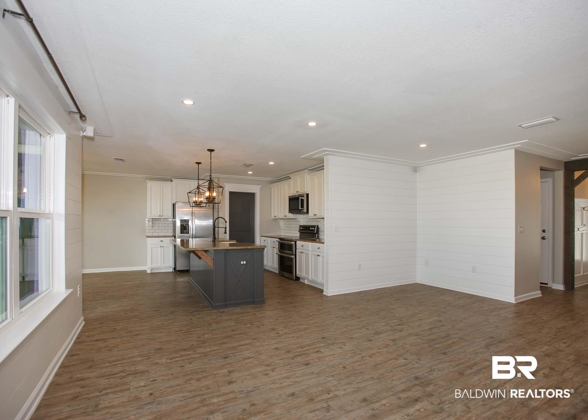 6882 Crimson Ridge Street Gulf Shores, AL 36542 - Photo 17 of 50 Living Room