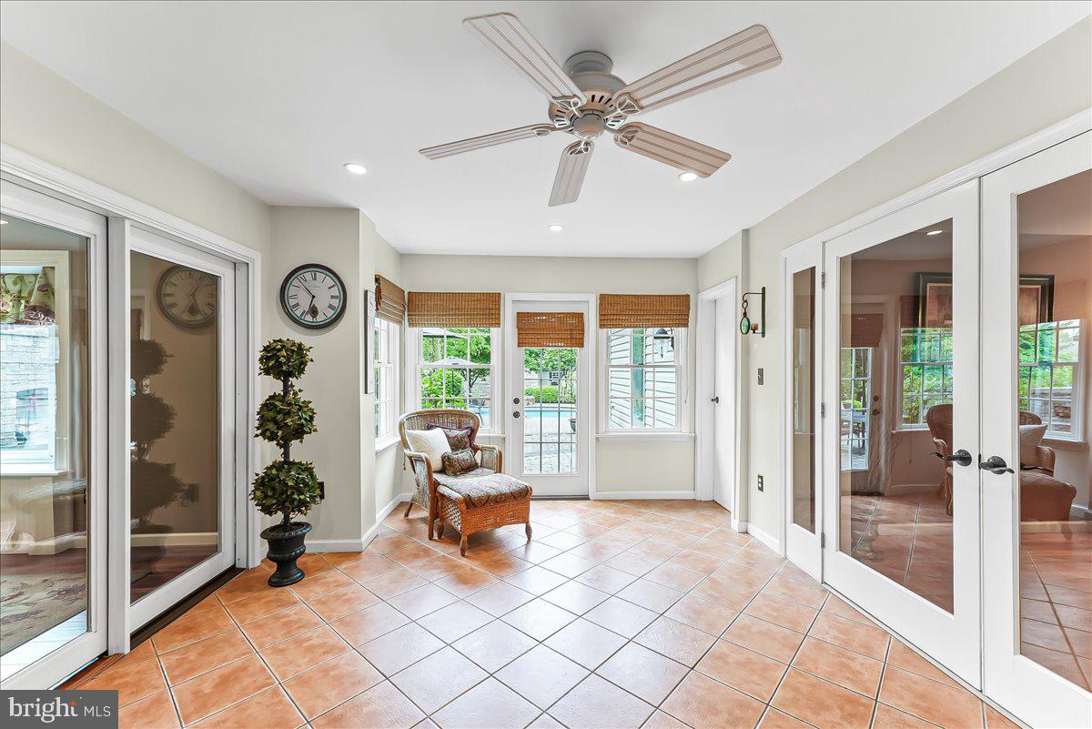 780 Tannery Drive Wayne, PA 19087 - Photo 16 of 59 a living room with furniture