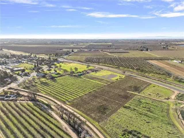 a view of an ocean an empty room
