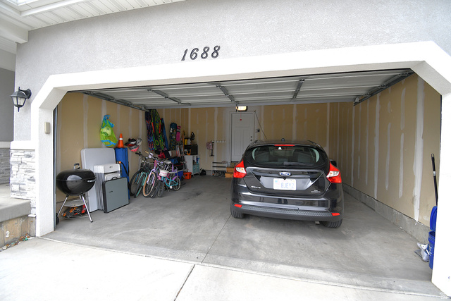 1688 West 200 North Mapleton, UT 84664 - Photo 18 of 18 View of garage